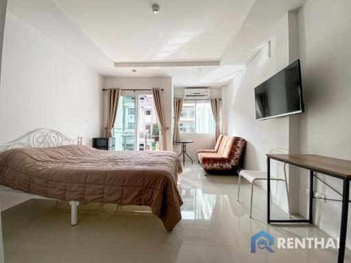 Fully Furnished Beach 7 Condo Studio in Pattaya for Sale - 1.15M Thb