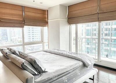 3 Bed 3 Bath 140 SQ.M The Height condominium