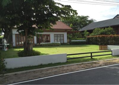 772 Sqm., 3 Beds, 2 Baths Townhouse listed for ฿ 25,000,000.