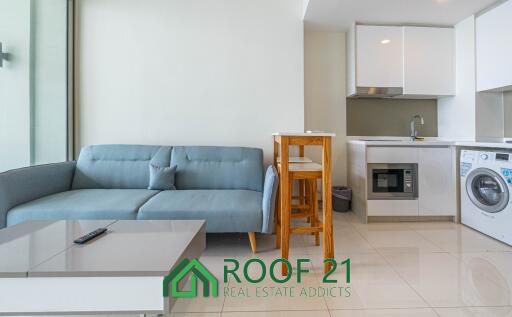 Urgent sale l! Fully furnished unit, Hight floor with direct sea view: The Riviera Wong Amat 1 Bed 1 bath 35 sqm.