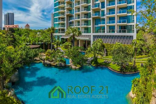 Urgent sale l! Fully furnished unit, Hight floor with direct sea view: The Riviera Wong Amat 1 Bed 1 bath 35 sqm.