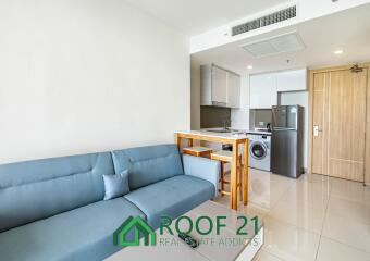 Urgent sale l! Fully furnished unit, Hight floor with direct sea view: The Riviera Wong Amat 1 Bed 1 bath 35 sqm.