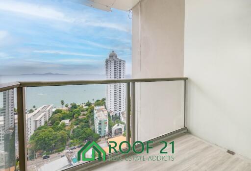 Urgent sale l! Fully furnished unit, Hight floor with direct sea view: The Riviera Wong Amat 1 Bed 1 bath 35 sqm.