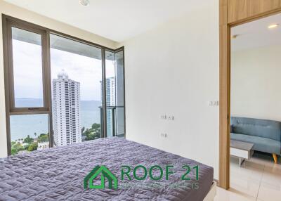 Urgent sale l! Fully furnished unit, Hight floor with direct sea view: The Riviera Wong Amat 1 Bed 1 bath 35 sqm.