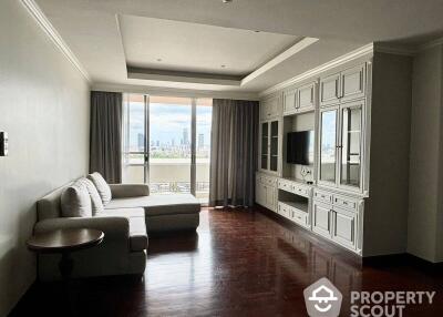 3-BR Condo at Newton Tower Condominium near BTS Nana