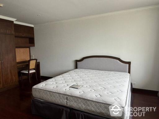 3-BR Condo at Newton Tower Condominium near BTS Nana