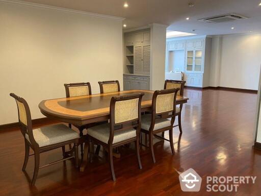 3-BR Condo at Newton Tower Condominium near BTS Nana