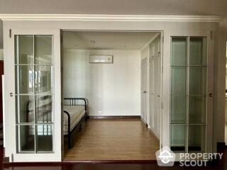 3-BR Condo at Newton Tower Condominium near BTS Nana