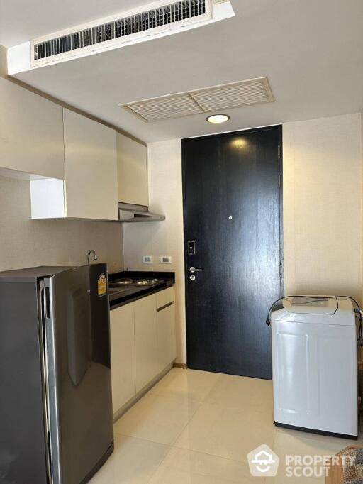 1-BR Condo at The Tempo Ruamrudee Condominium near BTS Phloen Chit