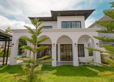 4 Bedroom Pool Villa in Green Valley Golf Course