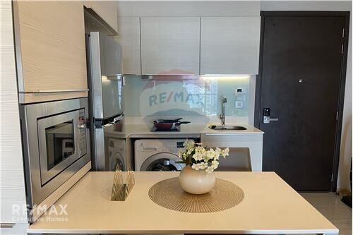 Luxury Condo near BTS Phrom Phong, Best Price, Quiet Location