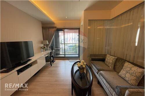 Luxury Condo near BTS Phrom Phong, Best Price, Quiet Location