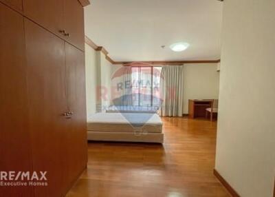 Spacious 4 Bed Condo for Rent with Unique Features near Sukhumvit BTS Asoke