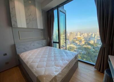 Bedroom with city view