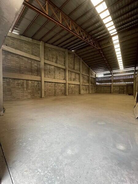 Spacious industrial warehouse with high ceilings and large open floor space