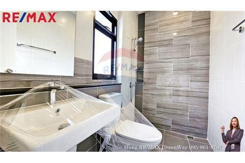 207 Sqm., 4 Beds Townhouse listed for ฿ 10,900,000.