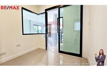 207 Sqm., 4 Beds Townhouse listed for ฿ 10,900,000.