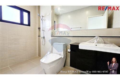 207 Sqm., 4 Beds Townhouse listed for ฿ 10,900,000.