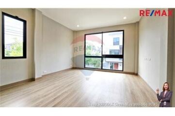 207 Sqm., 4 Beds Townhouse listed for ฿ 10,900,000.