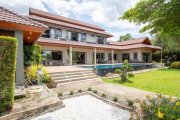 Stunning Lake Views : 4 Bedroom Pool Villa at Ban Wang Tarn