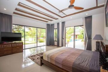 Stunning Lake Views : 4 Bedroom Pool Villa at Ban Wang Tarn