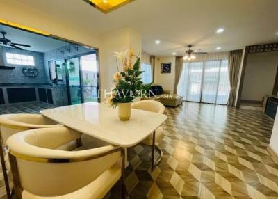 House For sale 4 bedroom 200 m² with land 218 m² in The Delight Cozy, Pattaya