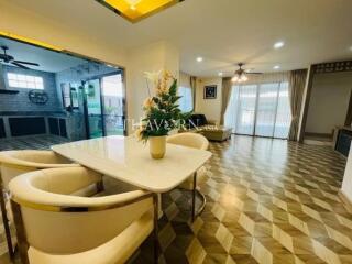 House For sale 4 bedroom 200 m² with land 218 m² in The Delight Cozy, Pattaya