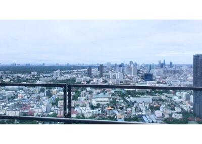 For Rent: Modern 3 Bedroom Condo at The Met with High Floor Views, 10 Mins Walk to BTS Chong Nonsi