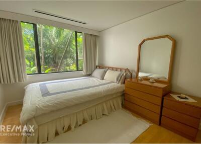 Spacious 4 Bedroom Condo with Expansive Terrace in Sathon Soi 1