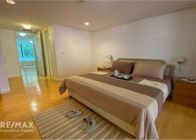 Spacious 4 Bedroom Condo with Expansive Terrace in Sathon Soi 1