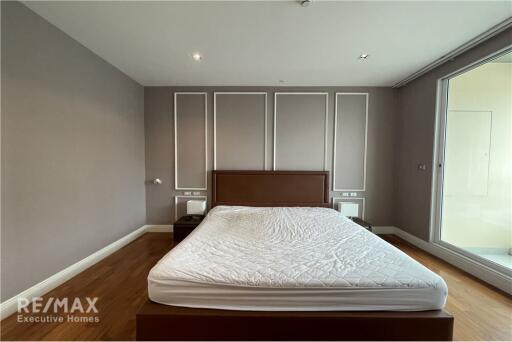 Renovated 4 Bedroom Condo for Rent 14 Mins Walk from BTS Phrom Phong