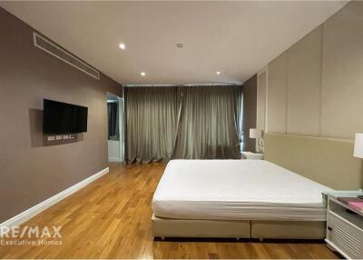 Renovated 4 Bedroom Condo for Rent 14 Mins Walk from BTS Phrom Phong