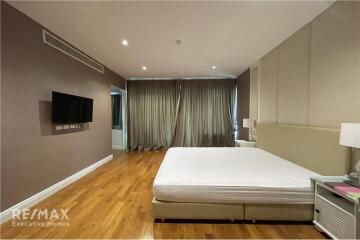 Renovated 4 Bedroom Condo for Rent 14 Mins Walk from BTS Phrom Phong