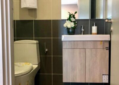 Bathroom with modern fixtures