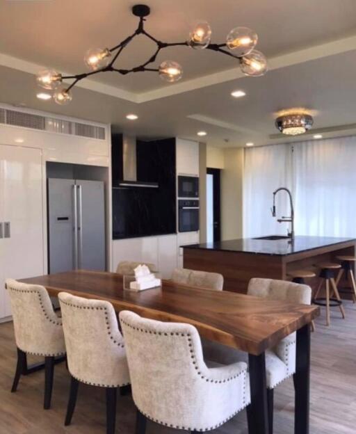 Modern kitchen with dining area