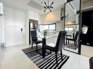 Modern kitchen with dining area