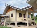 Single-story house with elevated foundation