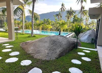 Stunning 4 bedrooms pool villa for sale in Lamai