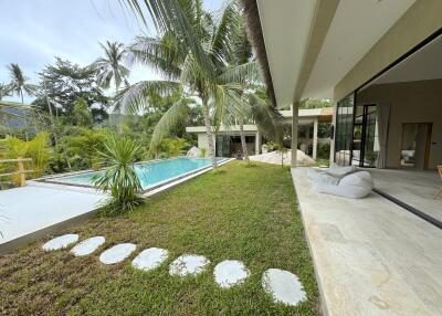 Stunning 4 bedrooms pool villa for sale in Lamai