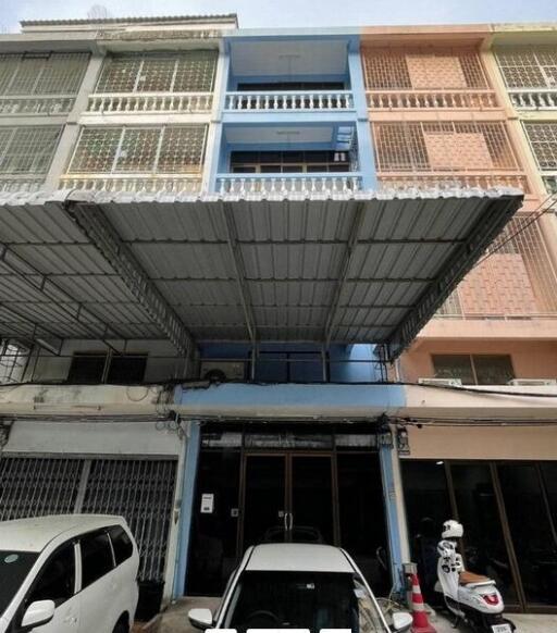 For Rent Bangkok Shophouse Sukhumvit BTS Phra Khanong Khlong Toei