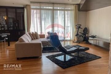 Pet Friendly 2 Bed Condo for Rent 5 Mins Walk from BTS Asoke Sukhumvit