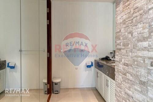 Pet Friendly 2 Bed Condo for Rent 5 Mins Walk from BTS Asoke Sukhumvit