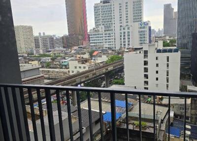 1-BR Condo at Onyx Phahonyothin near BTS Saphan Khwai