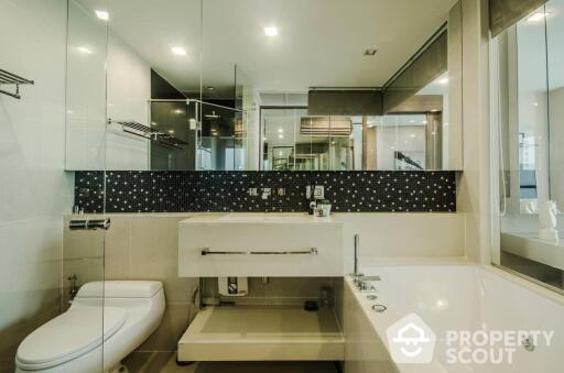 1-BR Condo at The Address Sathorn near BTS Saint Louis