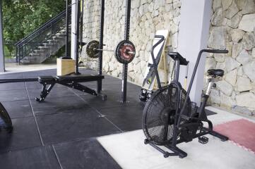 Home gym with equipment