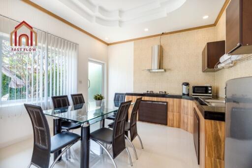 Modern kitchen with dining area