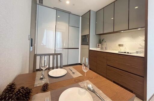 Modern kitchen with dining area