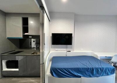 Studio apartment with integrated kitchen and bedroom