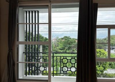 3 Bed 2 Bath 150 SQ.M Baan Klang Muang Rama 9 - Krungthep Kreetha