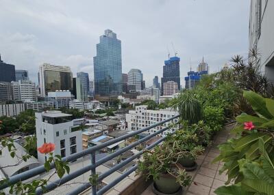 Large Luxury Condo Silom Private Garden